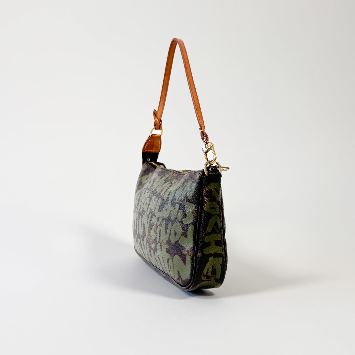 Louis Vuitton Graffiti Pochette